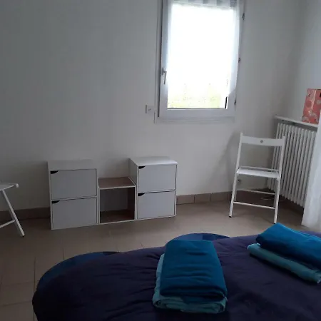 6 Avenue Pierre Cassagnavere تروفيي سور مير